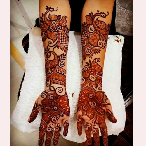 Classy Arabic wedding mehndi design